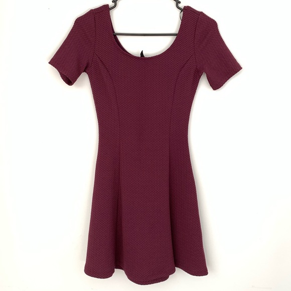 NWT H&M Short Sleeve Mini Fit&Flare Dress - Picture 2 of 5